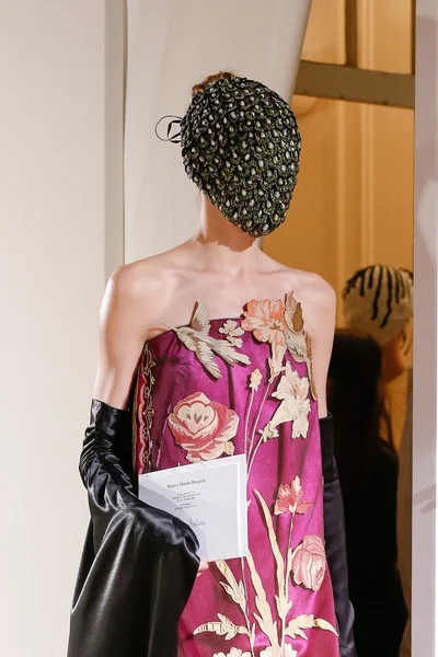Look 50